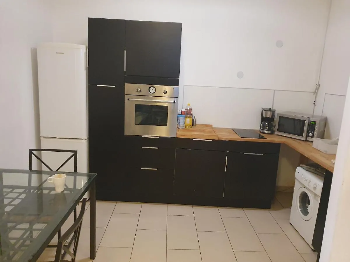 Spacious Apartment Near The Center 비엔나