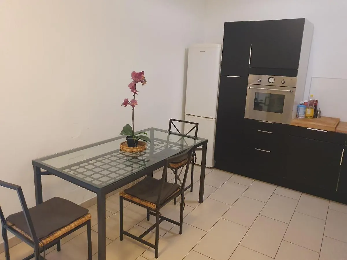 Spacious Apartment Near The Center 비엔나