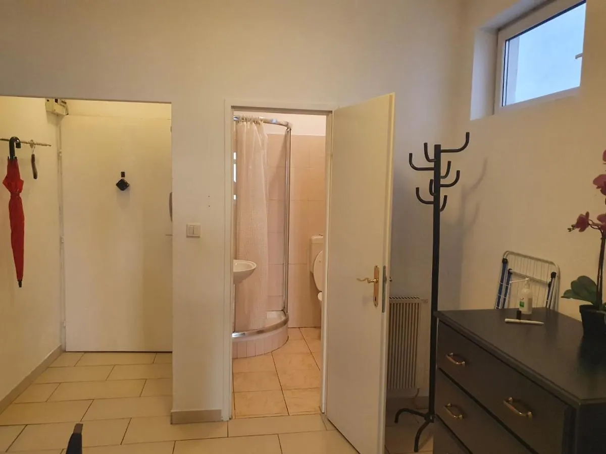 Spacious Apartment Near The Center 비엔나 0*,  오스트리아