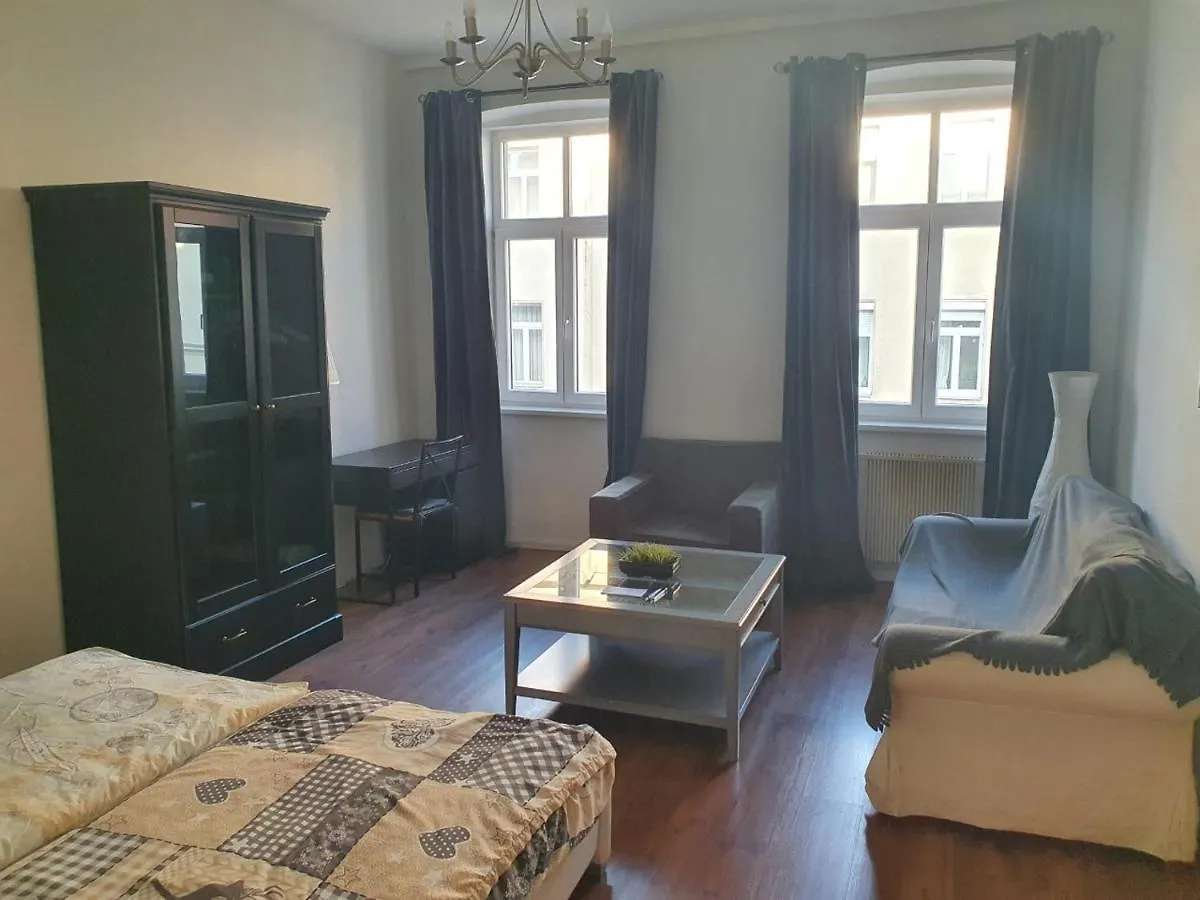 Spacious Apartment Near The Center 비엔나